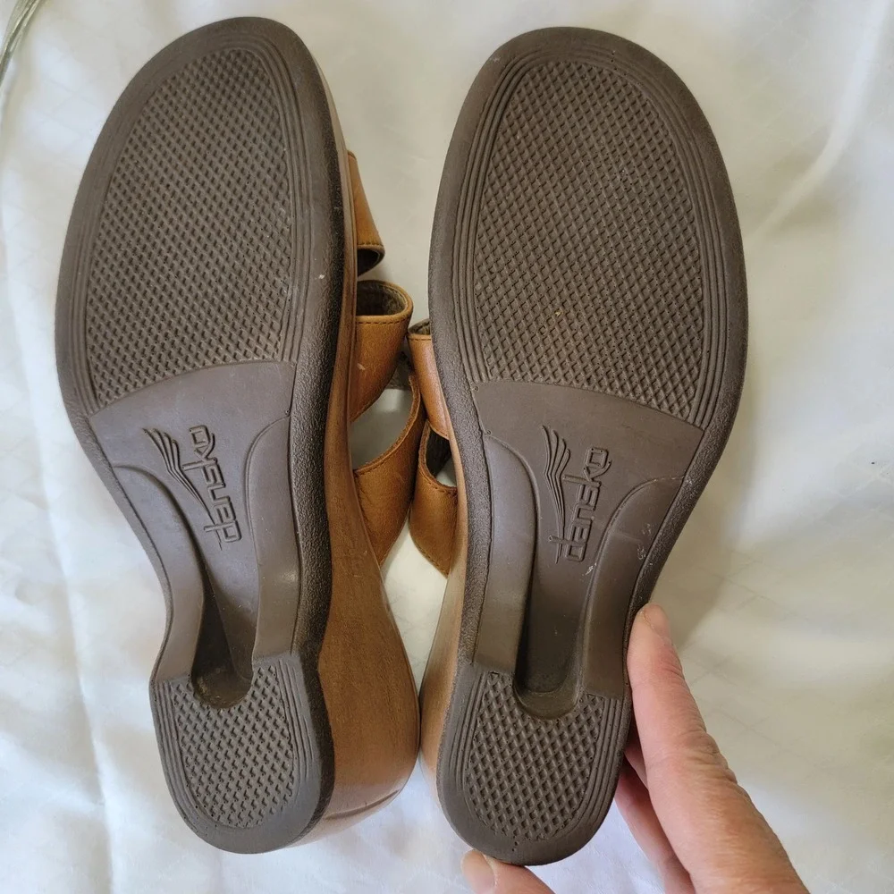 Dansko Womens Tan Leather Strappy Wedge Slide Sandals EU 39 US 8.5-9 Portugal